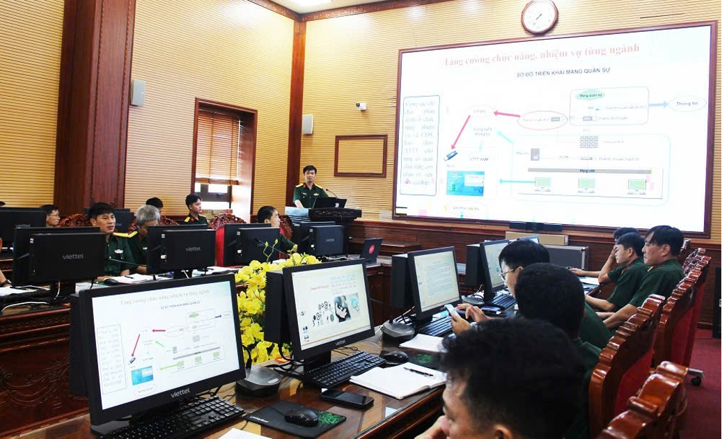 Giao vien Ban CNTT 1