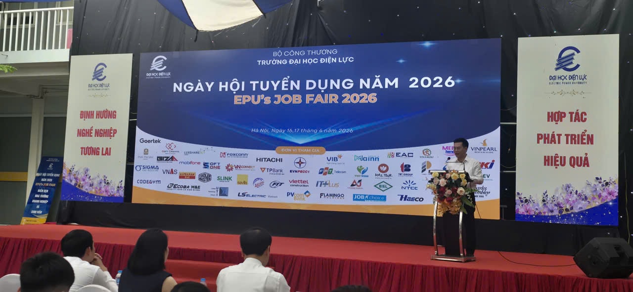 PGS.TS. Nguyễn Lê Cường, Phó Hiệu trưởng Trường Đại học Điện lực phát biểu tại sự kiện. Ảnh ND.
