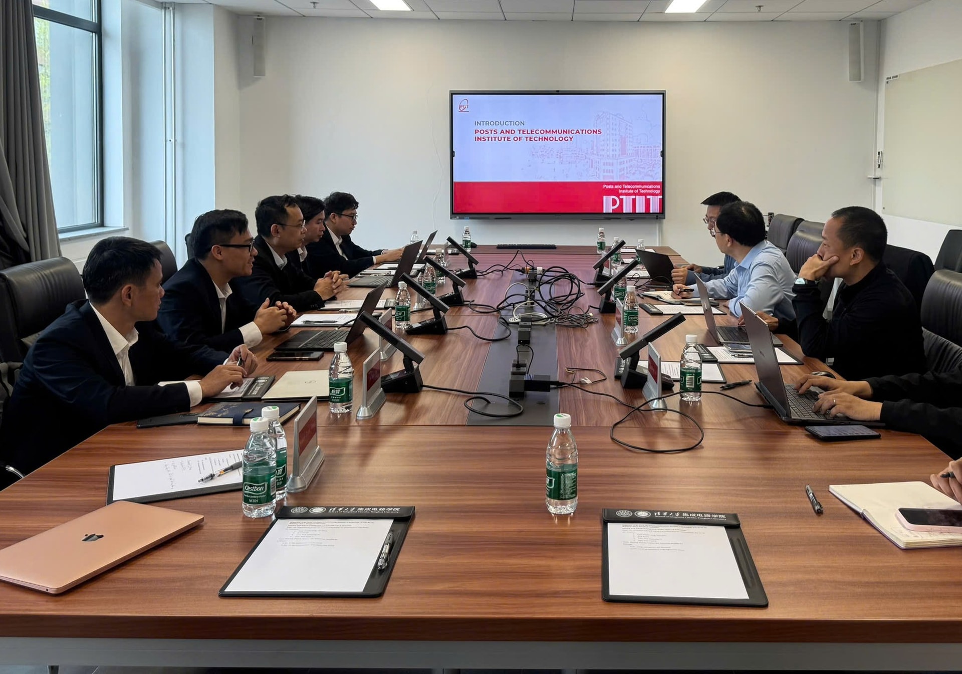 Lam viec voi DH Thanh Hoa