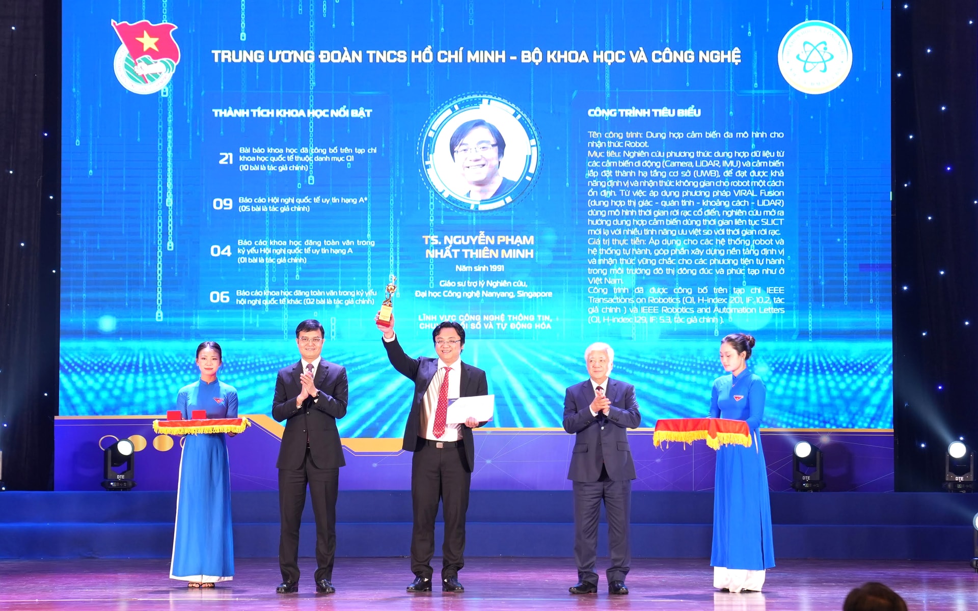 TS. Nguyễn Phạm Nhất Thiên Minh nhận Giải thưởng Quả cầu Vàng 2025. Ảnh: NVCC.