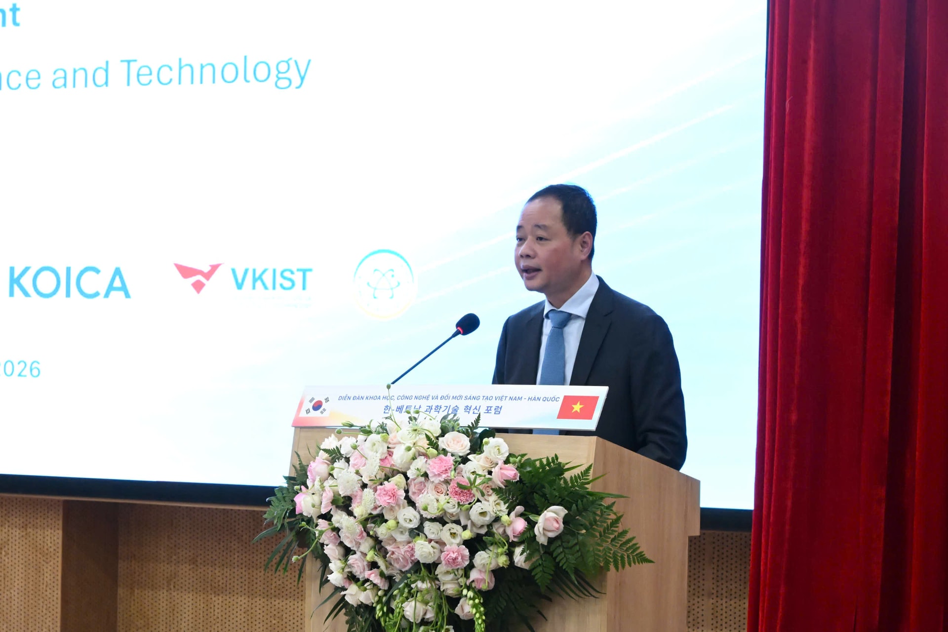 Chủ tịch Viện Hàn lâm Khoa học và Công nghệ Việt Nam GS.TS Trần Hồng Thái.