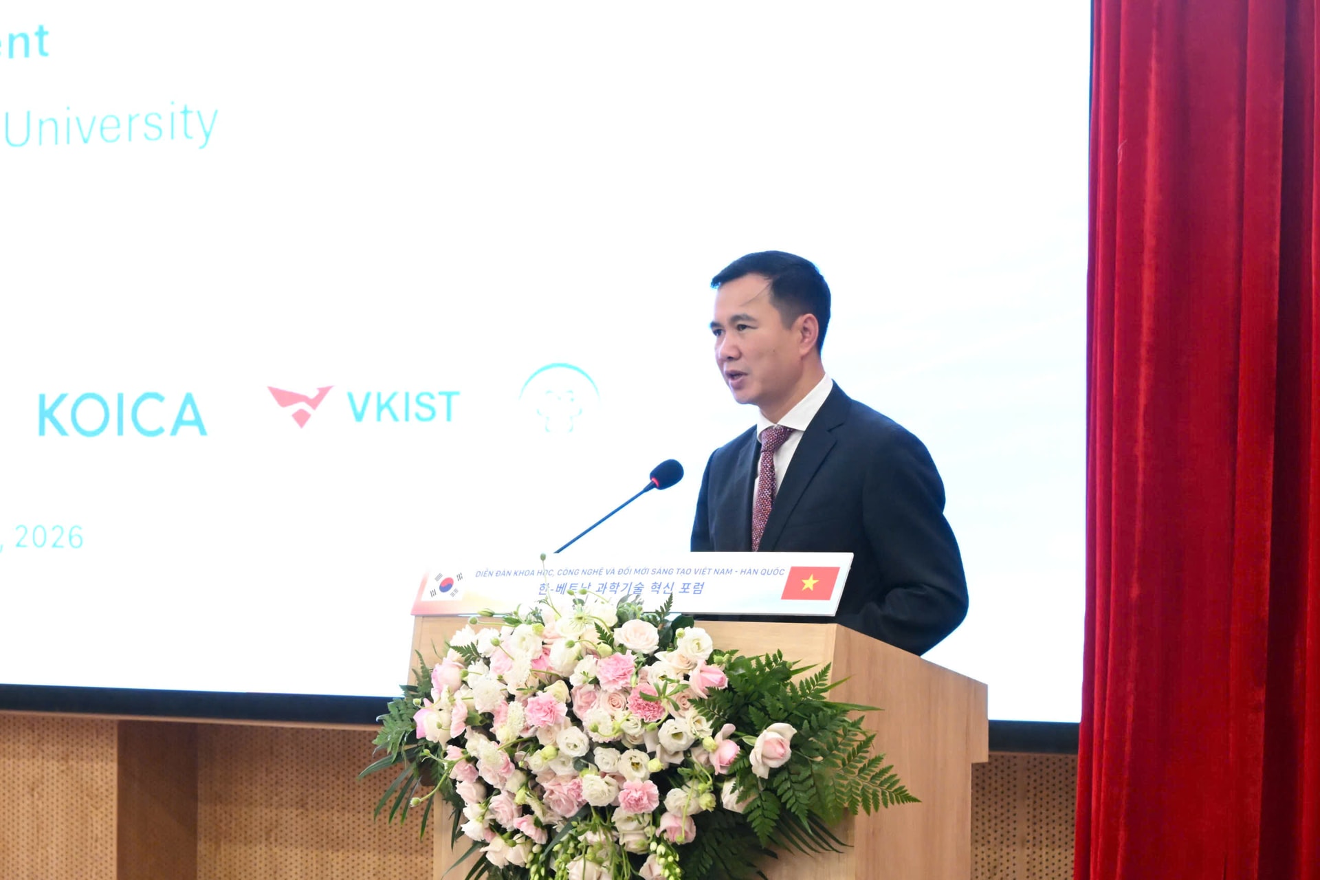 Giám đốc Đại học Quốc gia Hà Nội Bùi Thế Duy.