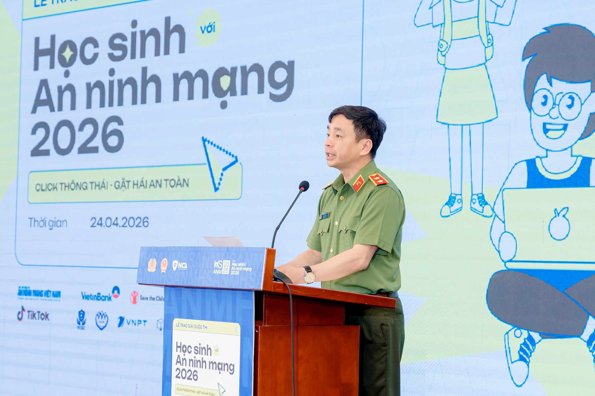 Trung tuong Le Xuan Minh