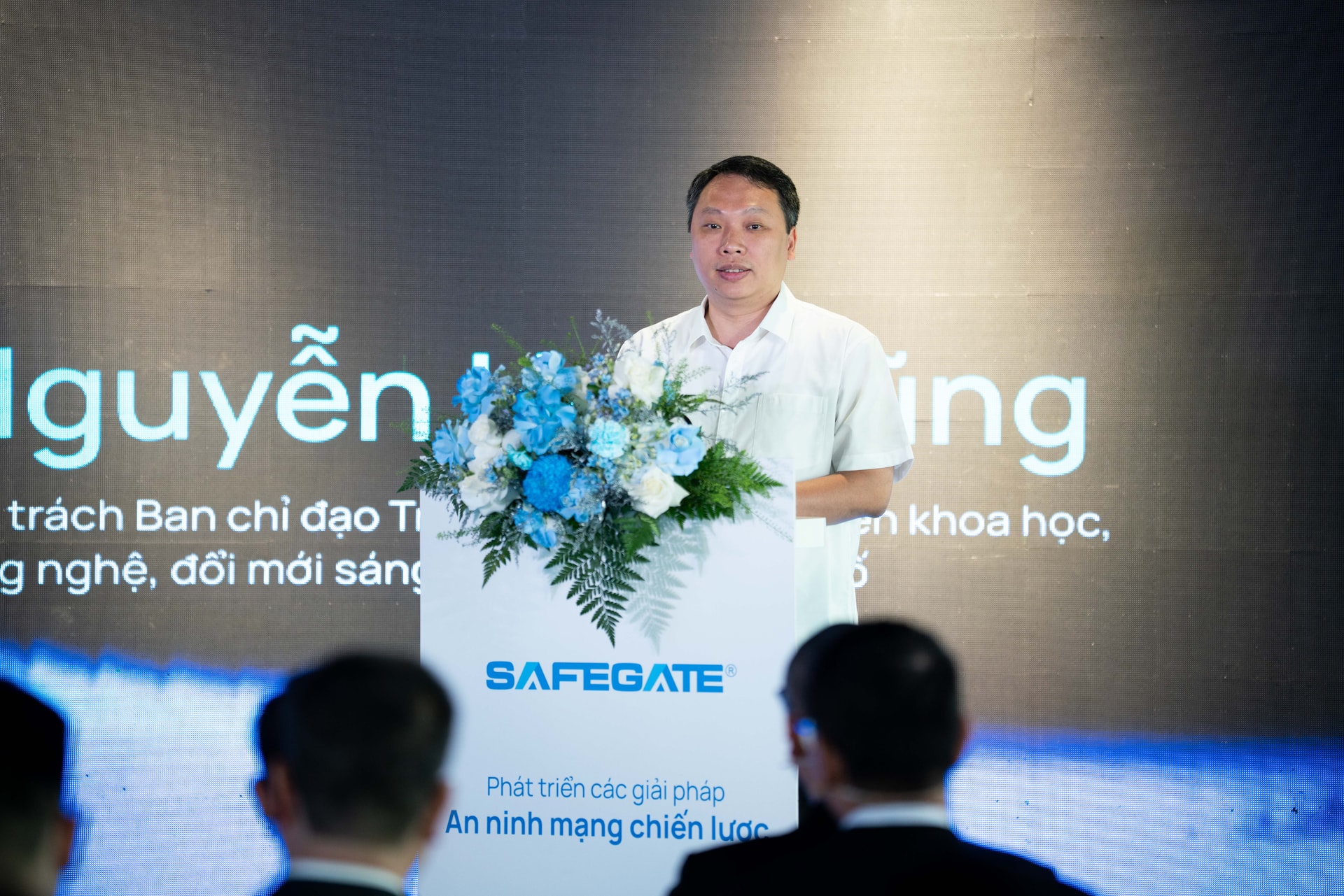 Ông Nguyễn Huy Dũng