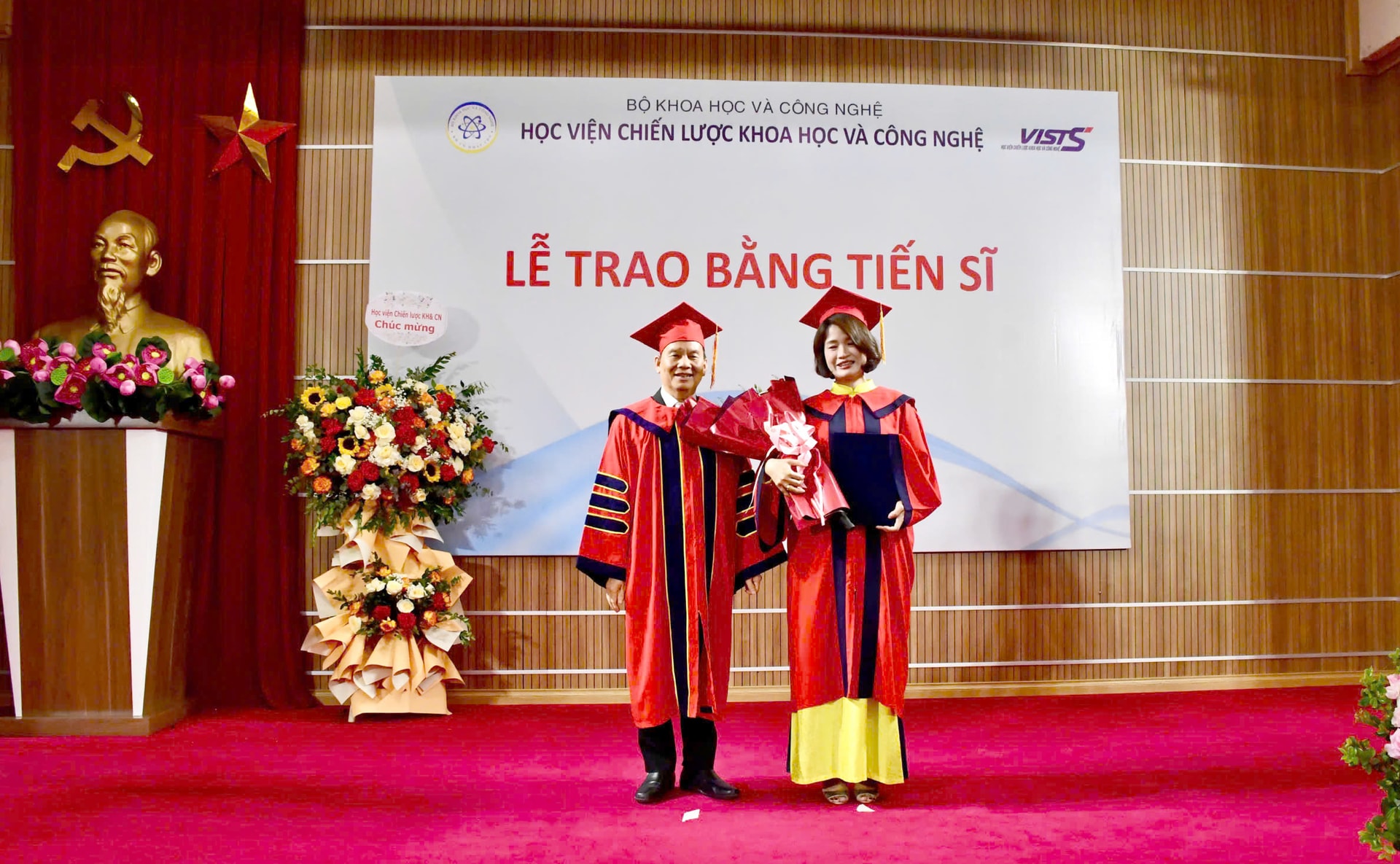 Trao bang 2