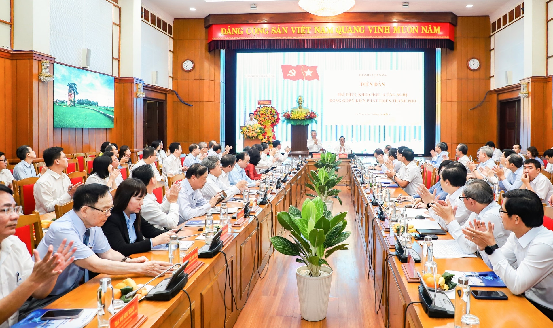 18-5-quang-canh.jpg