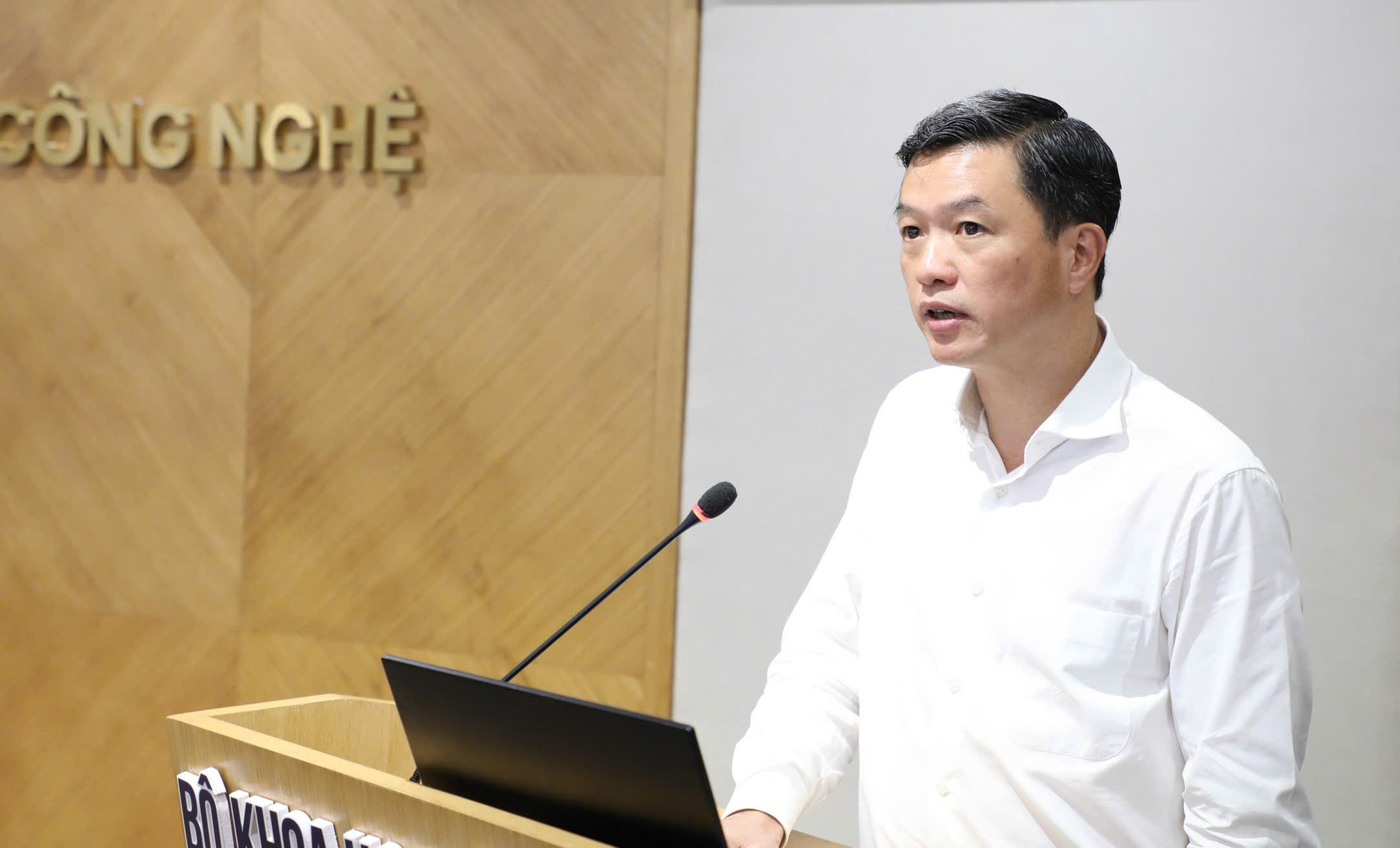 Ong Luu Hoang Long