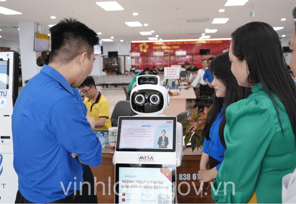 Tuan le ho tro TTHC Vinh Long