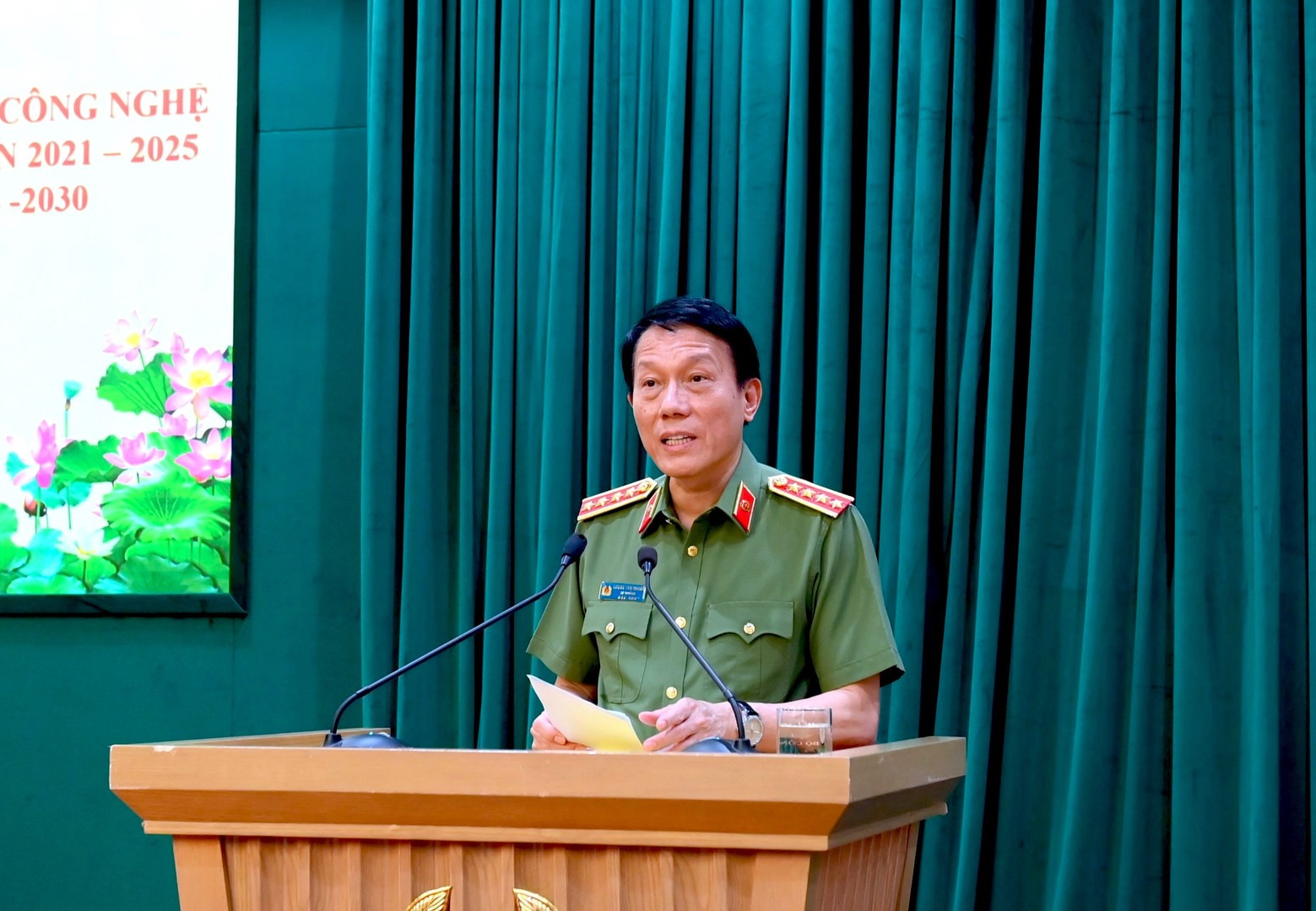 Bo truong Luong Tam Quang