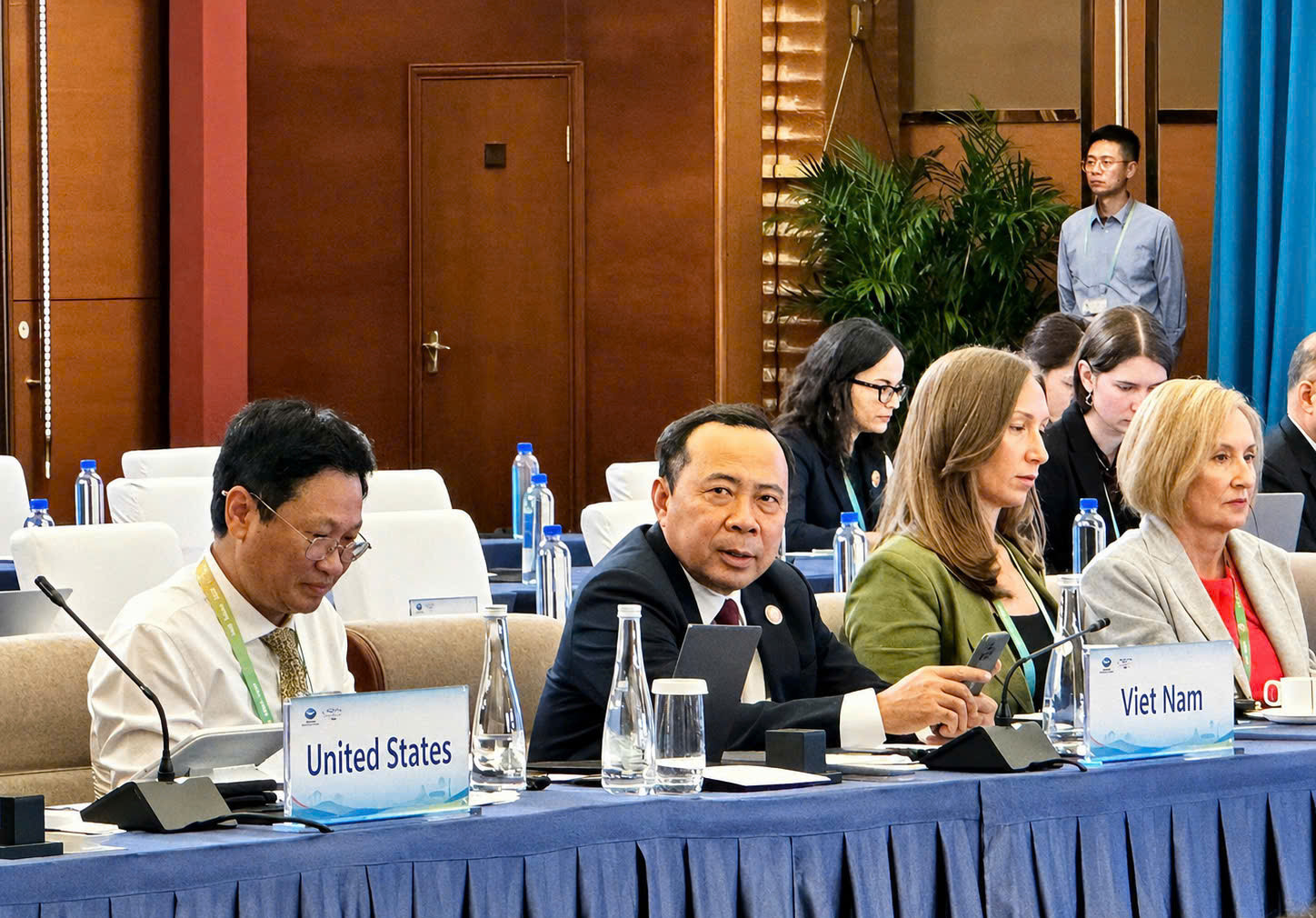 Minister Vu Hai Quan attended the 2026 APEC Digital and AI Ministerial Meeting.