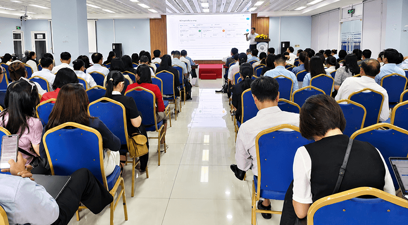 Đại diện các đơn vị trình bày những vấn đề liên quan đến lập kế hoạch và dự toán ngân sách. (Ảnh: KA)