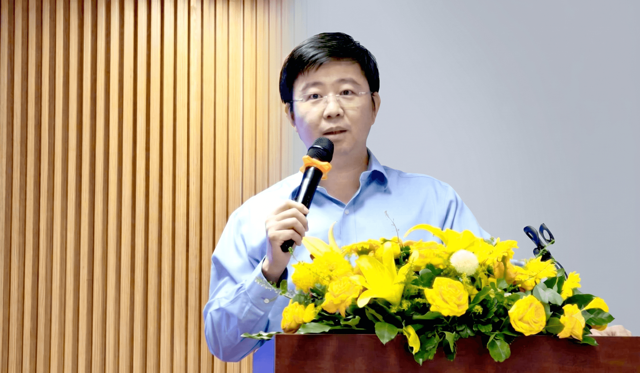 TT Phuong 2
