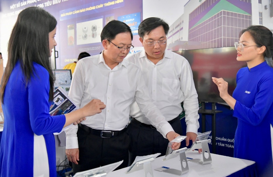Khu vực trưng bày của Công ty TNHH Điện tử Meiko