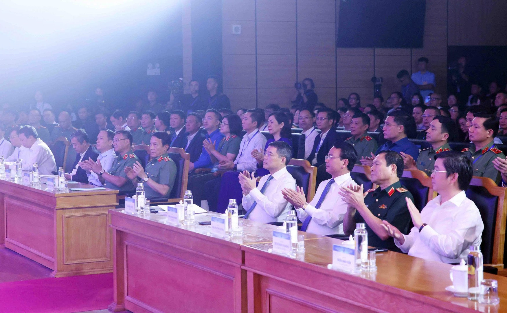 Cac dai bieu 2