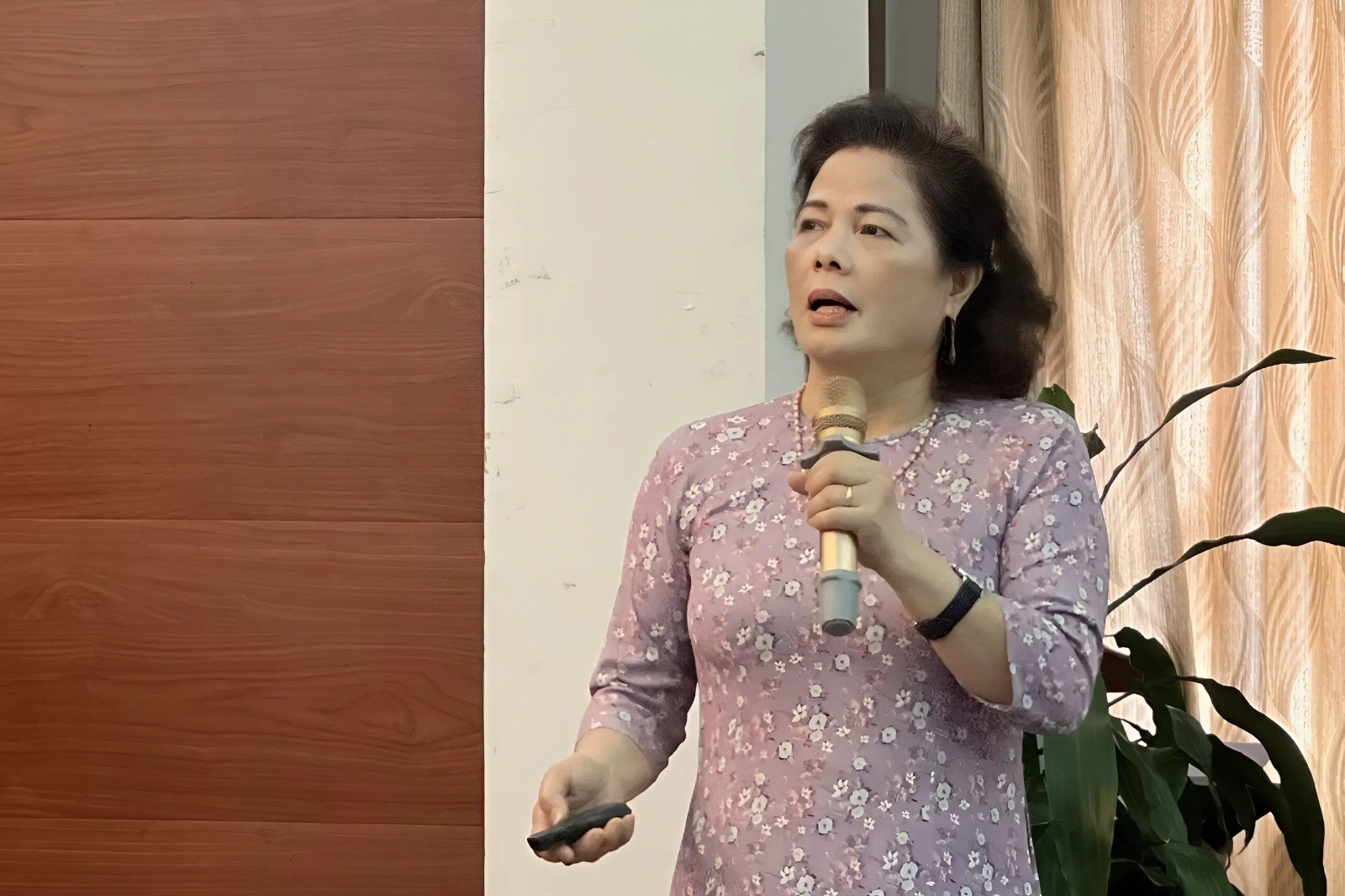 lê thị khánh vân costas