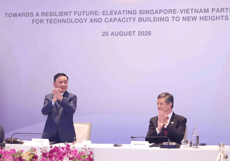 Ủy viên Bộ Chính trị, Thường trực Ban Bí thư Trần Cẩm Tú và Trợ lý Tổng Thư ký Đảng Hành động Nhân dân (PAP) Singapore, Bộ trưởng Điều phối Dịch vụ Công kiêm Bộ trưởng Quốc phòng Chan Chun Sing đồng chủ trì cuộc Đối thoại (Ảnh: TTXVN).