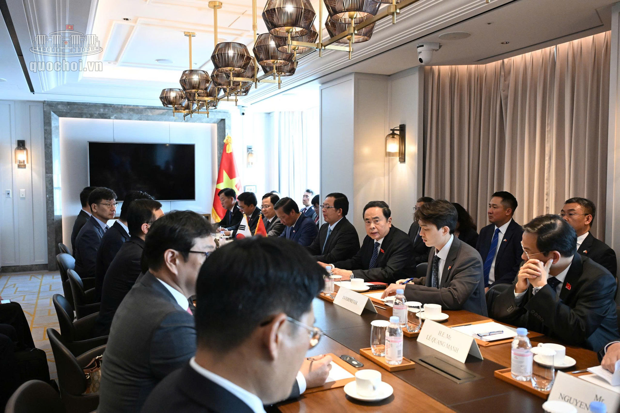Chủ tịch Quốc hội Trần Thanh Mẫn tiếp Ông Roh Tae Moon, Phó Chủ tịch cấp cao Samsung Electronics kiêm Tổng giám đốc điều hành