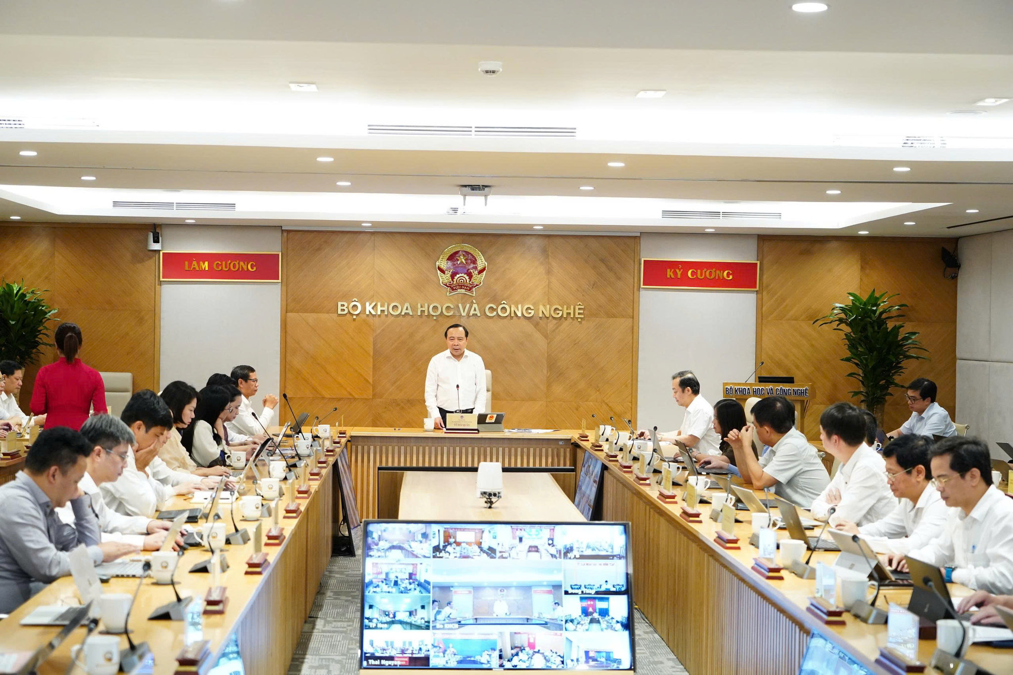Toàn cảnh hội nghị.