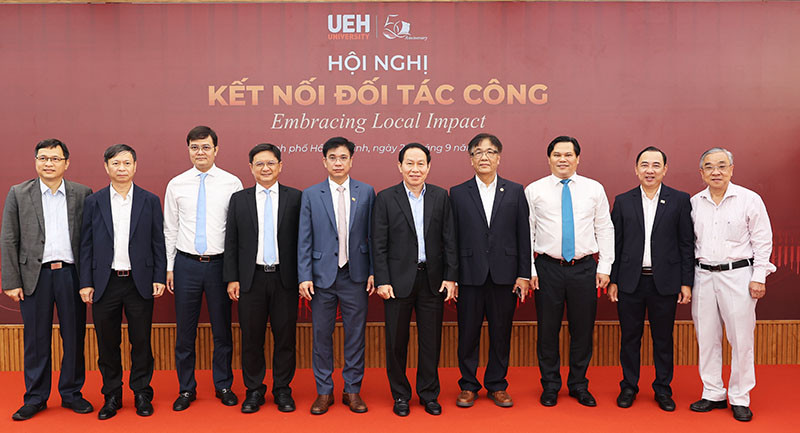 TT Minh - UEH1