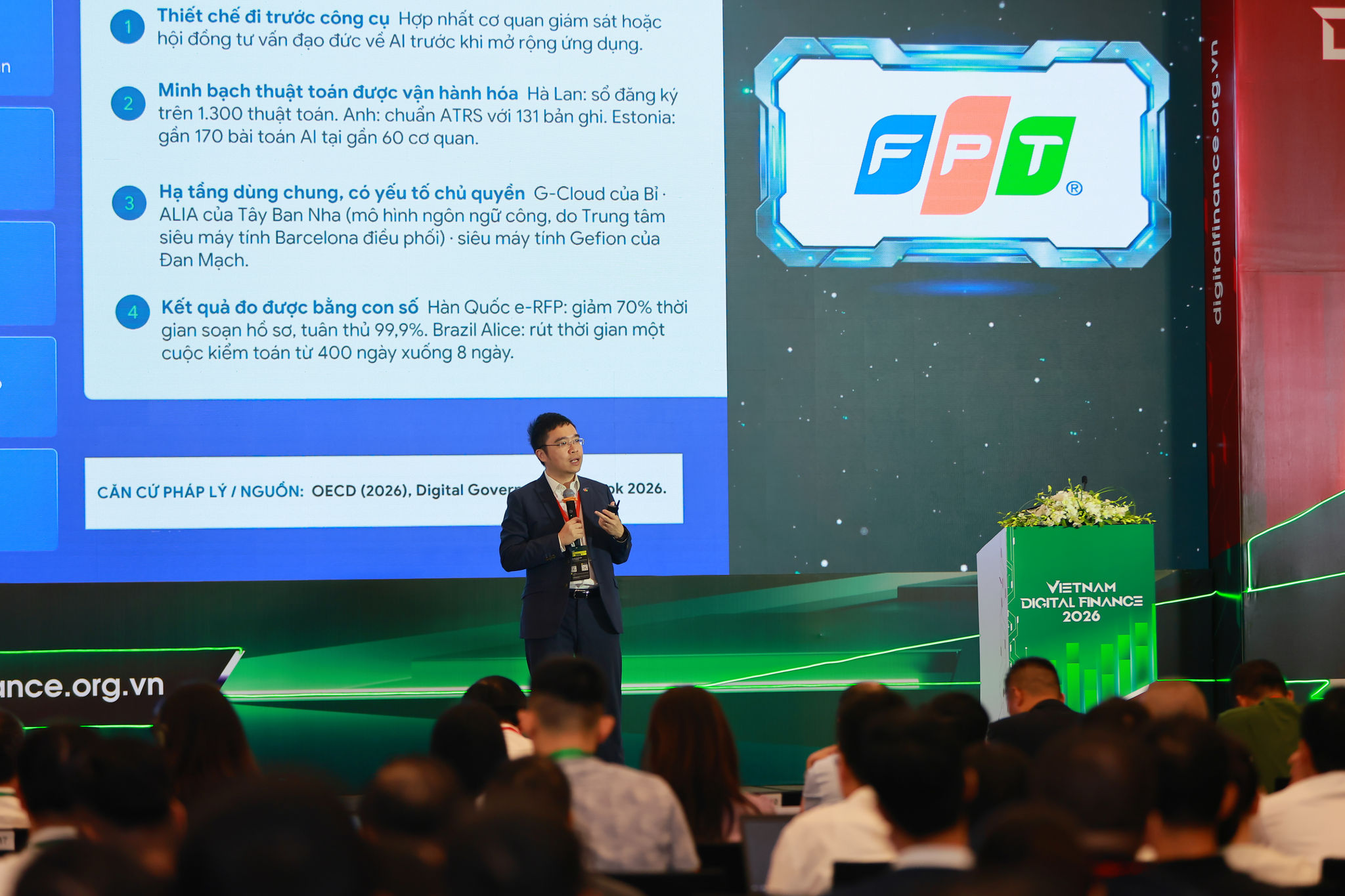 Ông Nguyễn Hoàng Minh, Tổng Giám đốc FPT IS đề xuất lộ trình đưa ngành Tài chính tiến tới vận hành AI-first theo ba giai đoạn.