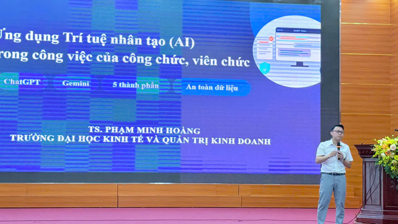 Ts Phạm Minh Hoàng