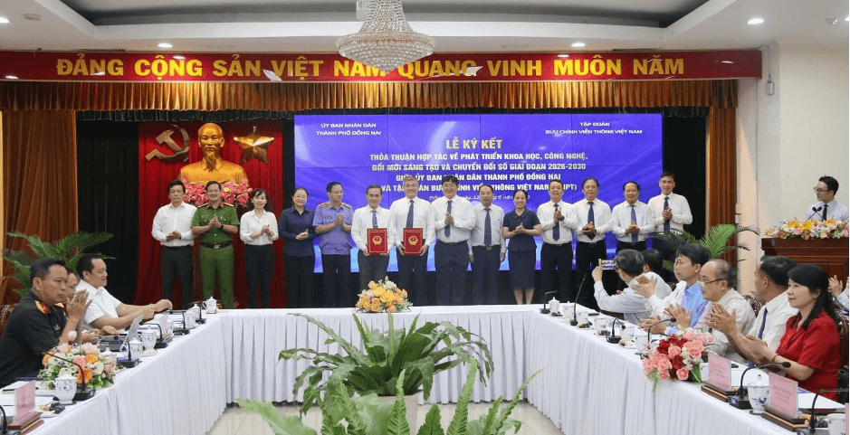 Lễ ký kết thỏa thuận hợp tác về phát triển khoa học, công nghệ, đổi mới sáng tạo và chuyển đổi số giai đoạn 2026-2030 giữa UBND TP Đồng Nai và VNPT ngày 17/06/2026.