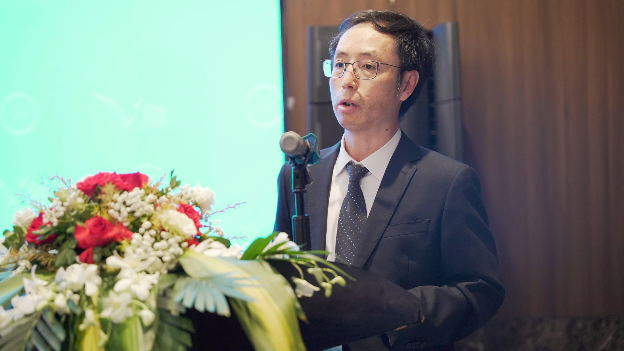 Ông Fan Bin, Hàm Vụ trưởng Vụ Khoa học và Công nghệ, Bộ Công nghiệp và Công nghệ Thông tin Trung Quốc: 