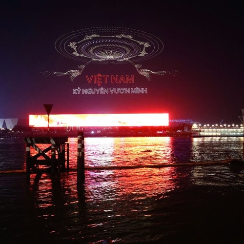 Ấn tượng với màn trình diễn 10.500 drone trên bầu trời TP Hồ Chí Minh