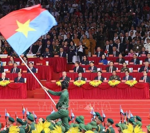 Hình ảnh Lễ kỷ niệm, diễu binh, diễu hành 50 năm thống nhất đất nước