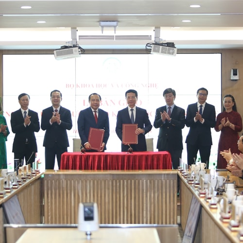 Lễ bàn giao nhiệm vụ Bộ trưởng Bộ Khoa học và Công nghệ