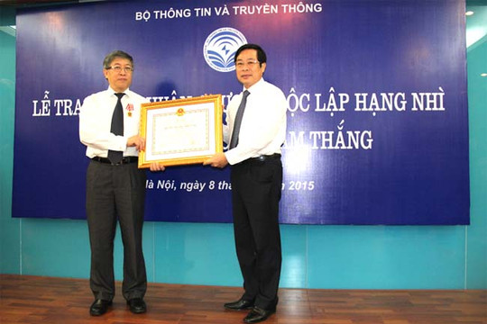  Trao tặng Huân chương Độc lập hạng Nhì cho Thứ trưởng Lê Nam Thắng 