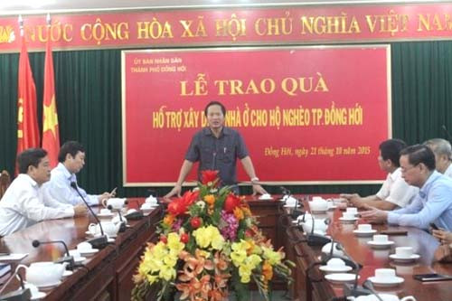  Bộ TT&TT tặng quà hỗ trợ hộ nghèo Quảng Bình 