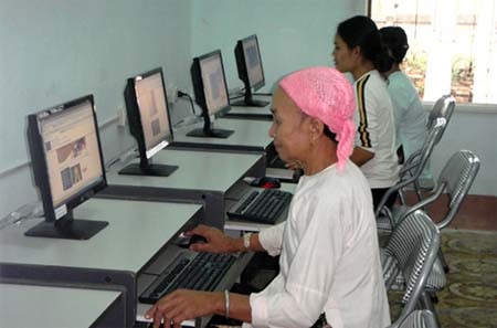  Tiến độ thực hiện dự án "Nâng cao năng lực sử dụng máy tính và truy nhập Internet tại Việt Nam" 
