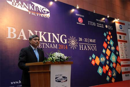  Thứ trưởng Nguyễn Minh Hồng: Ngành ngân hàng cần đón đầu xu hướng công nghệ mới và tăng cường an toàn thông tin 