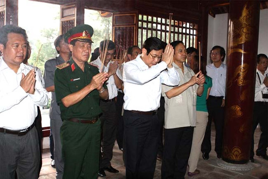  Bộ trưởng Nguyễn Bắc Son thăm và làm việc tại huyện đảo Cô Tô 