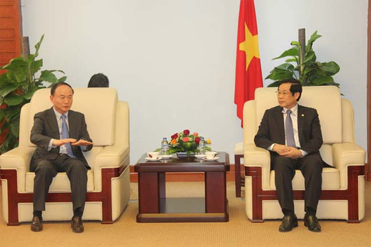  Bộ trưởng Nguyễn Bắc Son tiếp Tổng giám đốc Samsung 