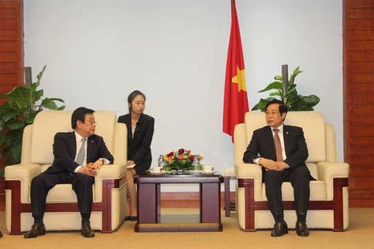  Bộ trưởng Nguyễn Bắc Son tiếp Tổng Giám đốc Tập đoàn bảo hiểm Dongbu 