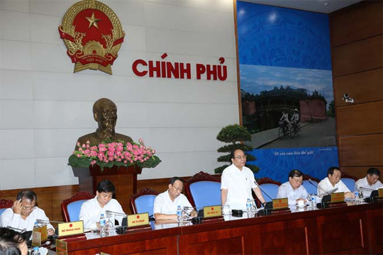  Phó Thủ tướng Nguyễn Xuân Phúc: Không để dân đi đâu cũng “ôm” đống giấy tờ tùy thân 