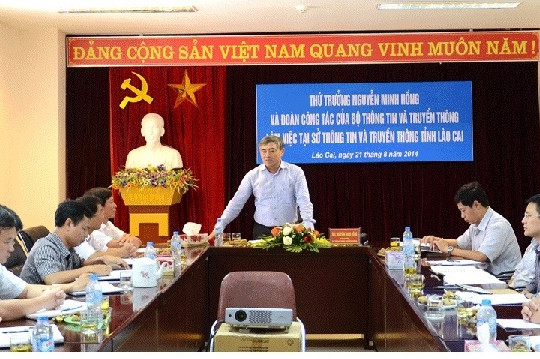  Thứ trưởng Nguyễn Minh Hồng làm việc với Sở TT&TT Lào Cai 