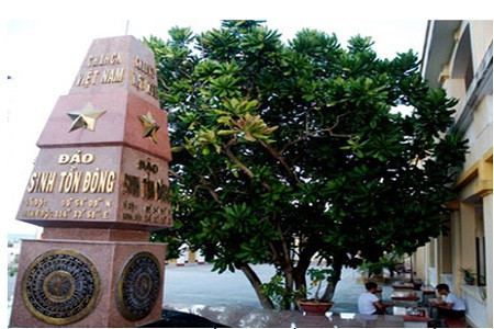  Bàng vuông – loài cây tượng trưng cho quần đảo Trường Sa lên tem bưu chính 