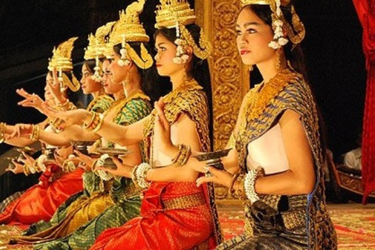  Lào: Vinh danh các giá trị văn hóa trong ASEAN. 
