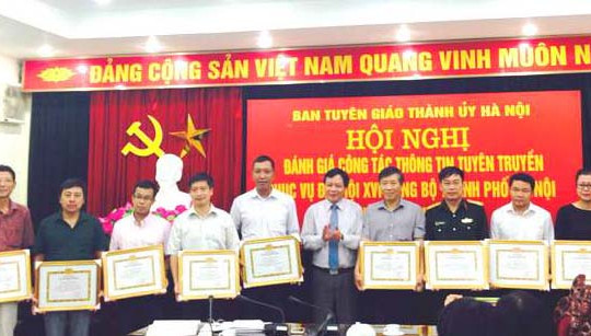  Khen thưởng các cơ quan báo chí tuyên truyền Đại hội Đảng bộ thành phố Hà Nội lần thứ XVI 