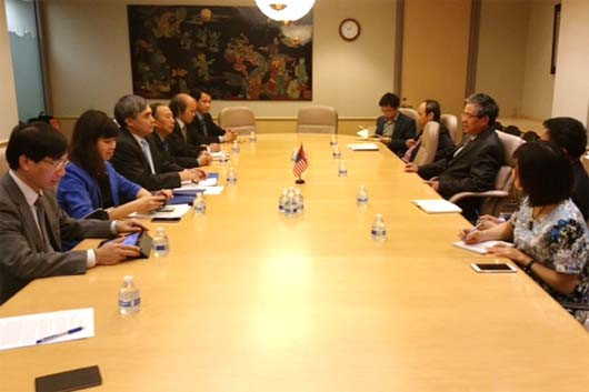  Thứ trưởng Nguyễn Minh Hồng thăm và làm việc với Đại sứ quán Việt Nam tại Hoa Kỳ 