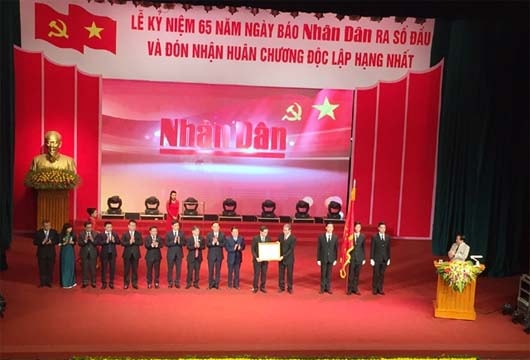  Báo Nhân Dân đón nhận Huân chương Độc lập hạng Nhất 