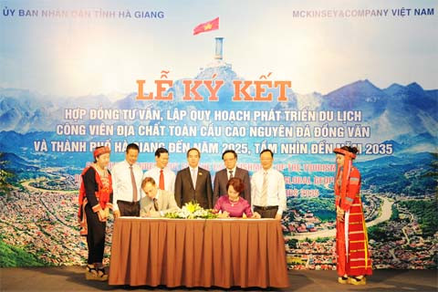  VNPT tài trợ 3 tỷ đồng giúp Hà Giang phát triển du lịch Cao nguyên đá Đồng Văn 