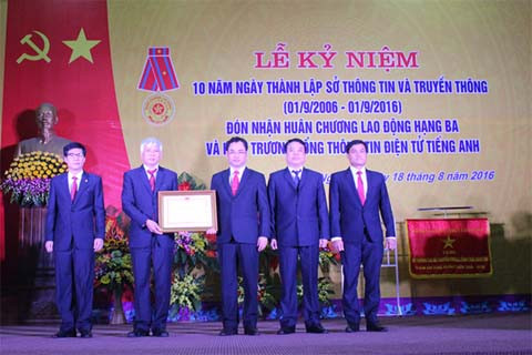  Sở TT&TT Thái Nguyên đón nhận Huân chương Lao động hạng Ba 