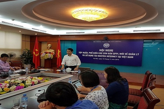  Tập huấn, phổ biến văn bản quy phạm pháp luật mới về quản lý và sử dụng tài nguyên Internet tại Việt Nam 