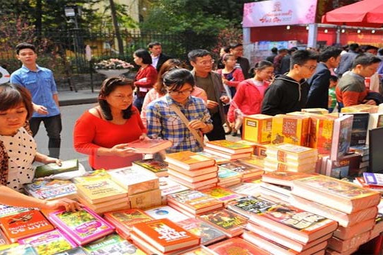  Hà Nội: Doanh thu Phố sách Xuân Đinh Dậu 2017 đạt trên 7 tỷ đồng 
