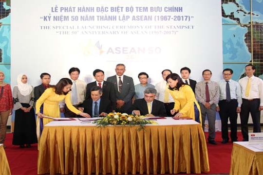  Phát hành đặc biệt bộ tem bưu chính “Kỷ niệm 50 năm thành lập ASEAN" 