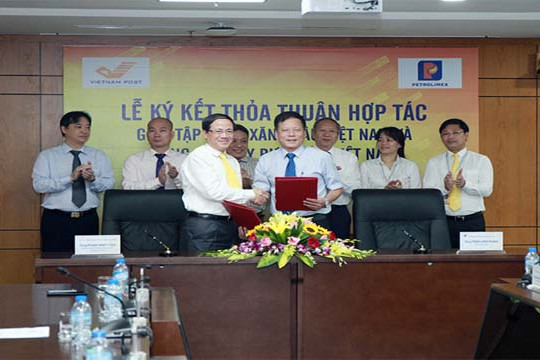  Bưu điện Việt Nam ký thỏa thuận hợp tác với Xăng dầu Việt Nam 